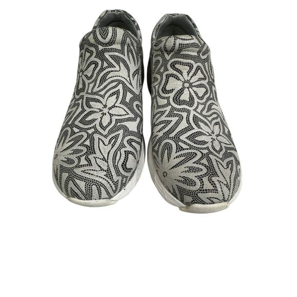 Nurse Mates Align Dorin Shoe White/Gray/Black Flowers Size 7M Slip Resistant - Picture 5 of 11